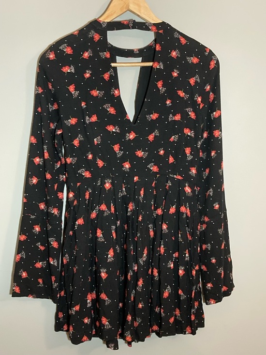 Free People Tegan Black Mini Dress Red Floral Print Pleated Long Sleeve Sz 0 - Picture 3 of 8